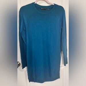 NWOT-Athleta Mindset Sweatshirt Dress in the color Coastal Teal Blue-XS Petite